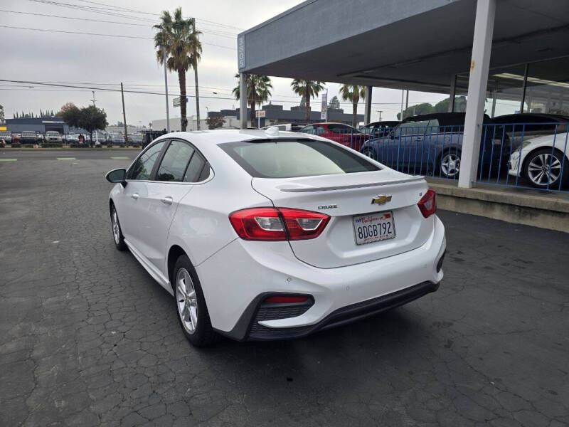 2018 Chevrolet Cruze LT Auto