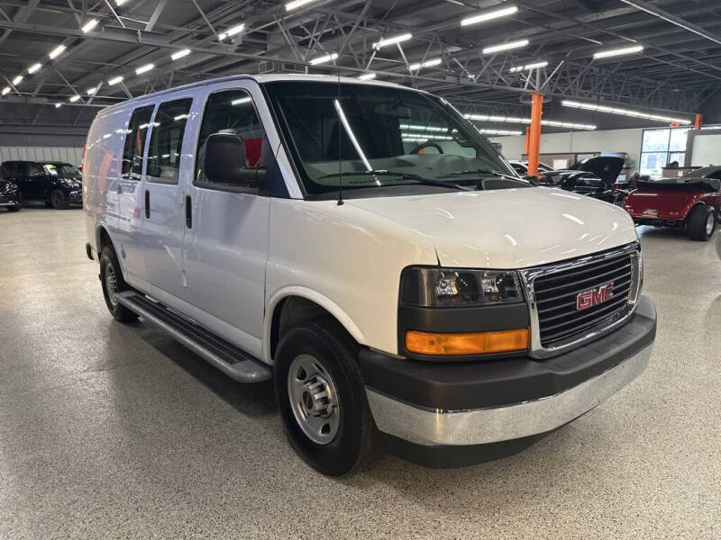 2024 GMC Savana Cargo Work Van's photo