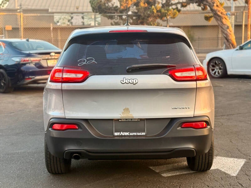 2017 Jeep Cherokee Sport