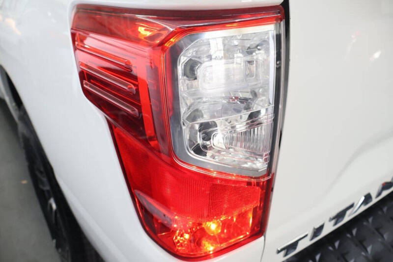 2022 Nissan Titan SV