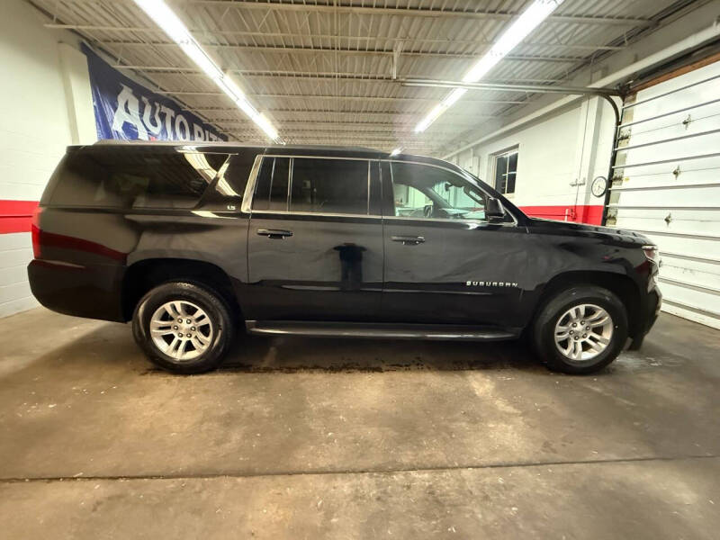 2016 Chevrolet Suburban LS