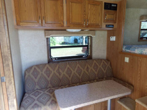 2008 Kiefer Built Trails End Package