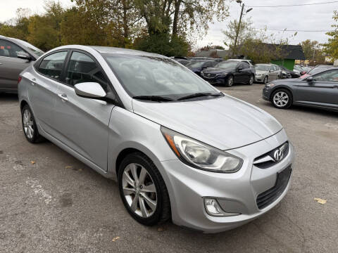 2012 Hyundai Accent GLS