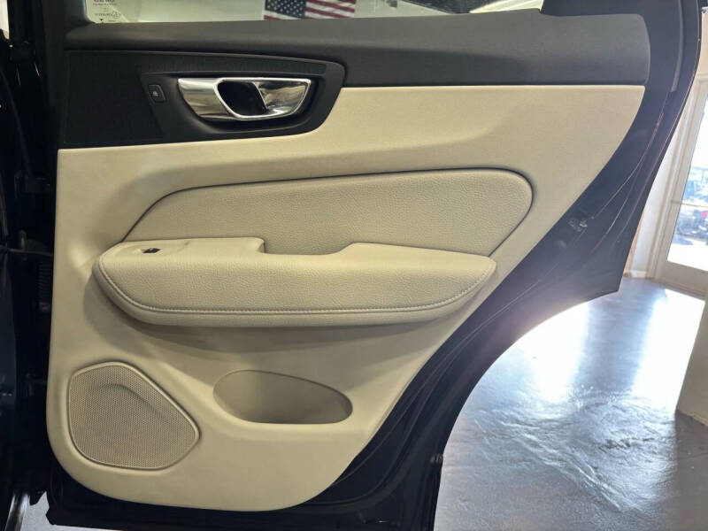 2019 Volvo XC60 T5 Momentum