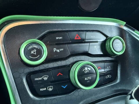 2015 Dodge Challenger SXT Plus