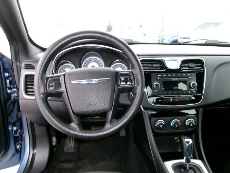 2011 Chrysler 200 LX