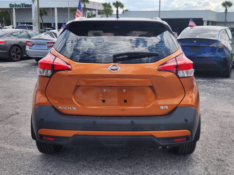 2020 Nissan Kicks SR