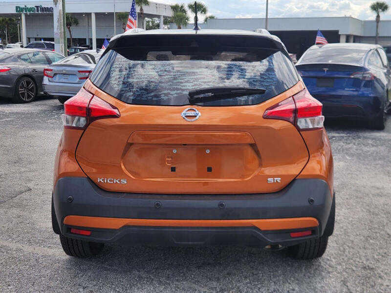 2020 Nissan Kicks SR