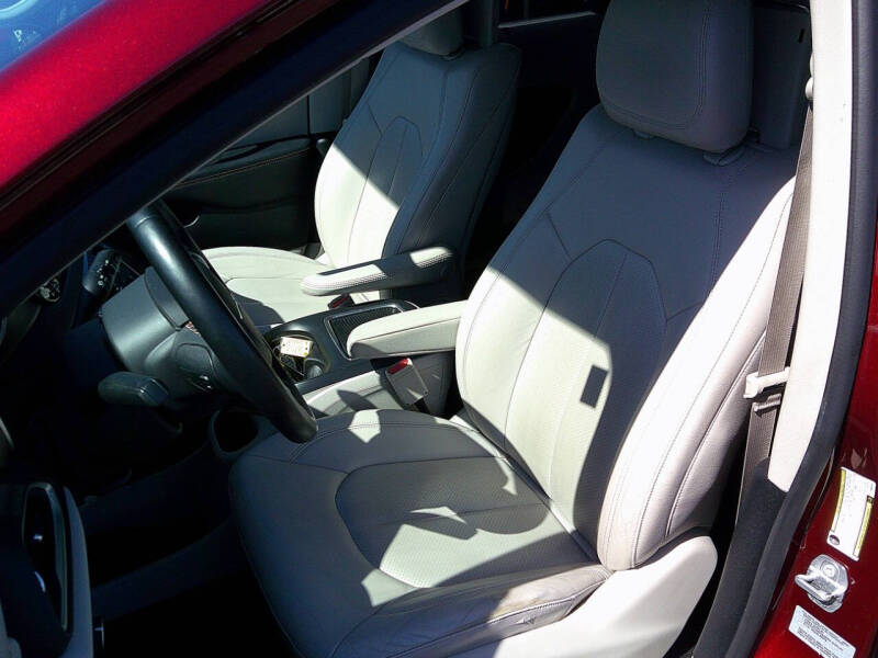 2017 Chrysler Pacifica Touring-L Plus