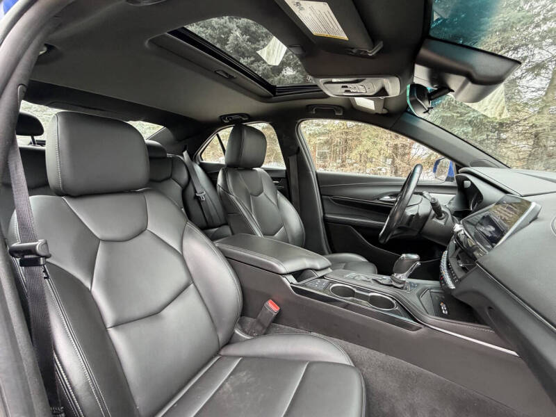 2023 Cadillac CT4 Luxury