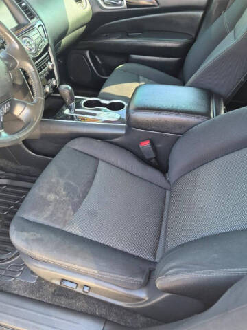 2018 Nissan Pathfinder SV