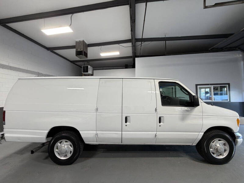 2005 Ford E-Series E-350 SD