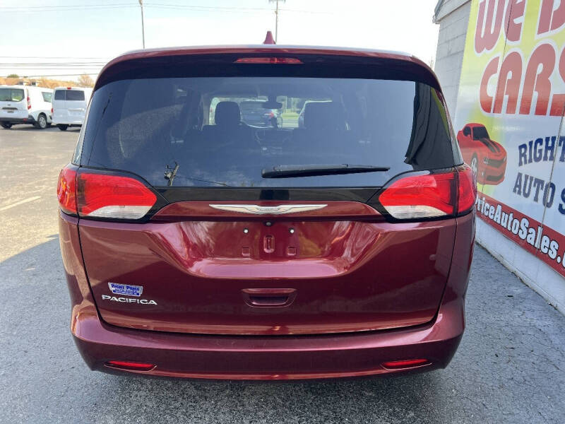 2017 Chrysler Pacifica Touring