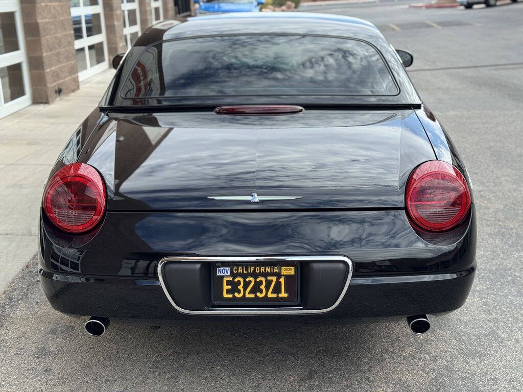 2002 Ford Thunderbird 4
