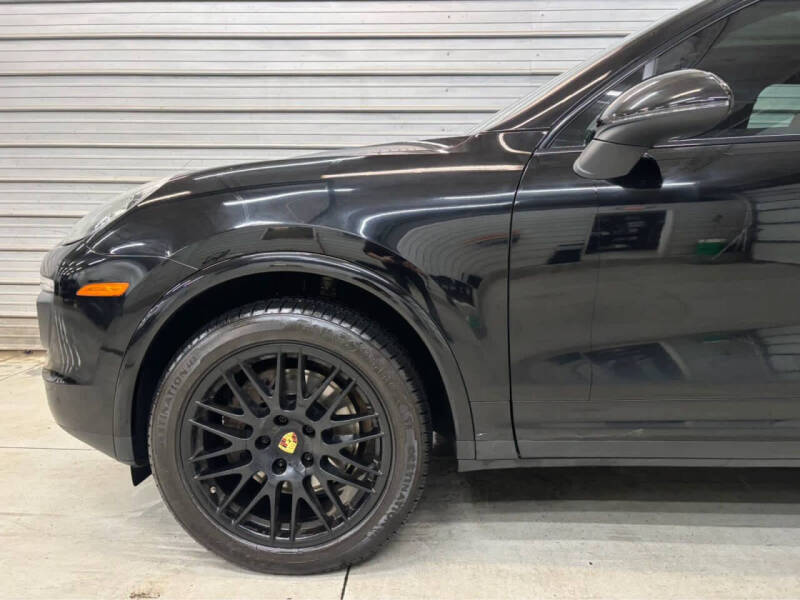 2017 Porsche Cayenne Platinum Edition