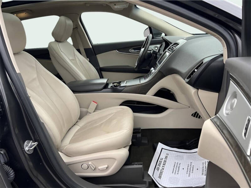 2020 Lincoln Nautilus Reserve