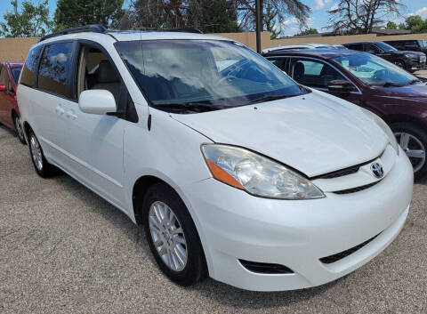 2009 Toyota Sienna for sale at Ideal Cars in Hamilton OH