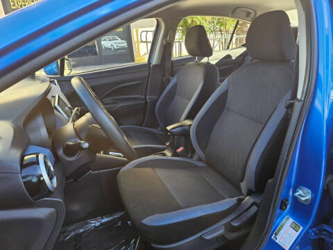 2023 Nissan Versa SV