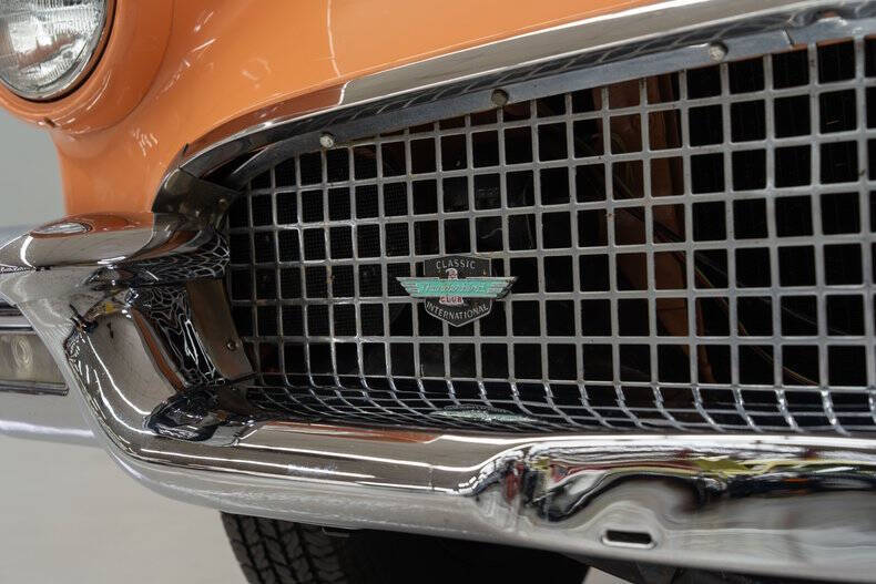 1957 Ford Thunderbird