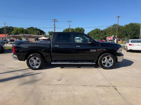 2017 RAM 1500 SLT