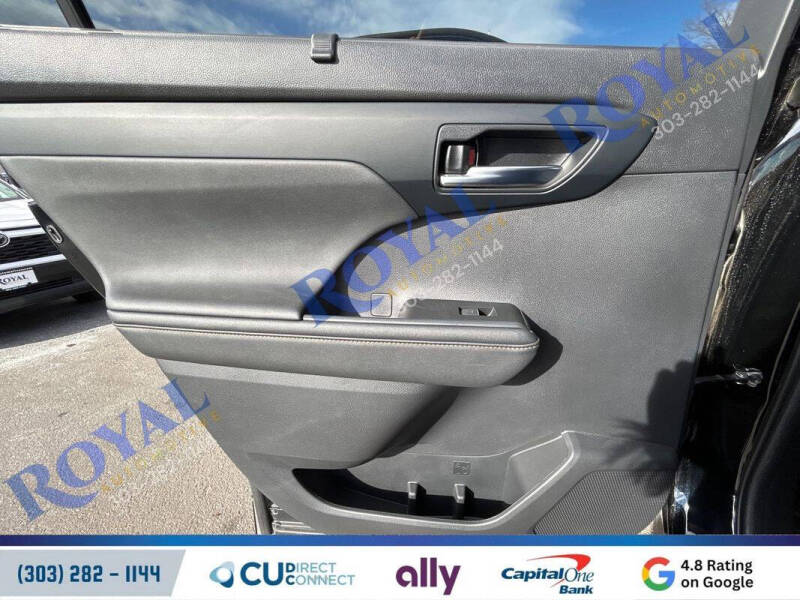 2023 Toyota Highlander Hybrid Bronze Edition