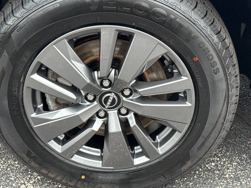 2024 Nissan Pathfinder SV