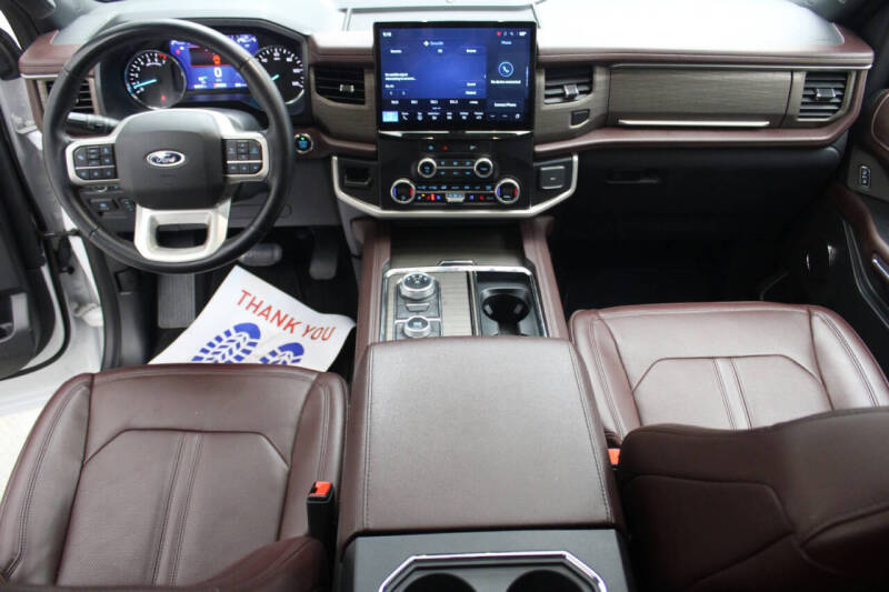 Used 2023 Ford Expedition Limited with VIN 1FMJK2A89PEA50712 for sale in Natchez, MS