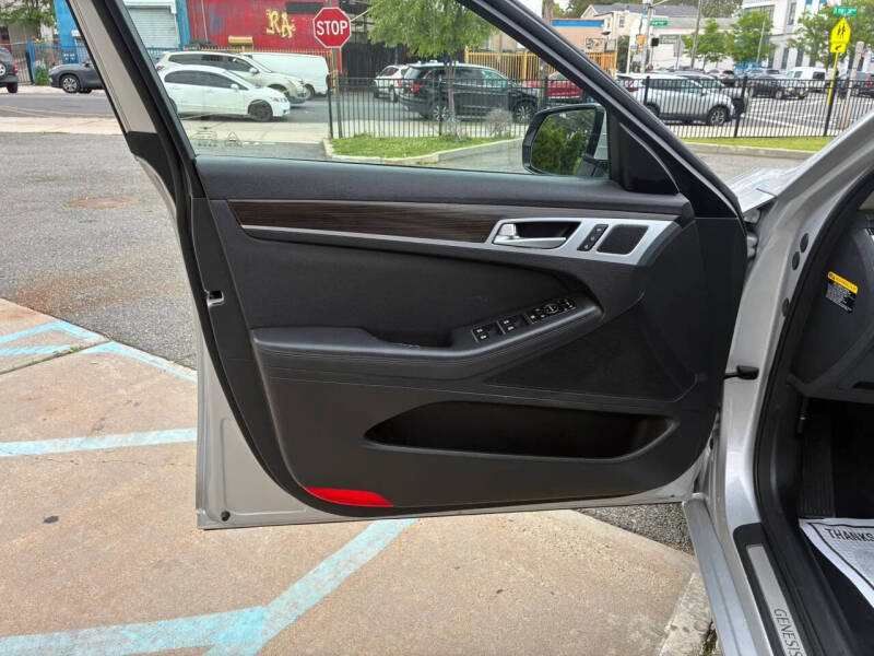 2017 Genesis G80