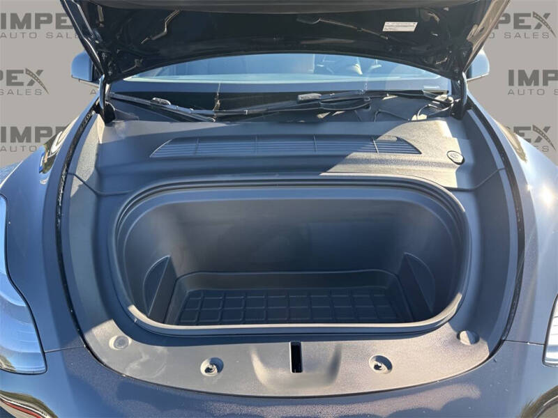2025 Tesla Model Y Long Range