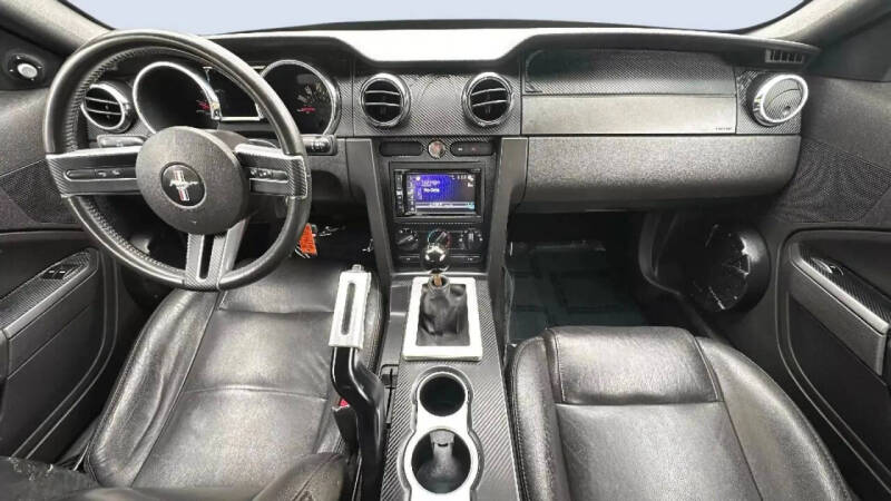 2005 Ford Mustang V6 Premium