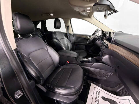 2020 Ford Escape Hybrid Titanium