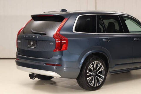 2022 Volvo XC90 T5 Momentum