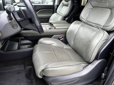 2022 Lincoln Navigator L Black Label
