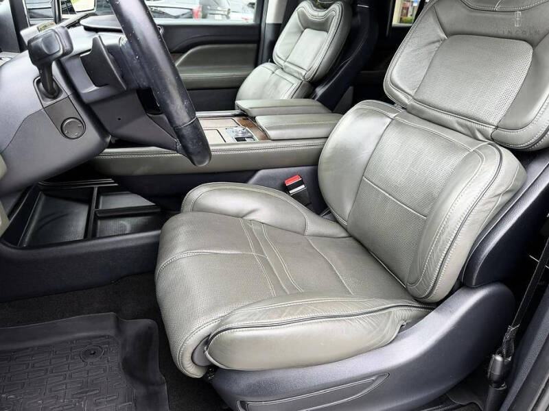 2022 Lincoln Navigator L Black Label