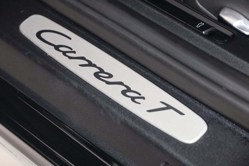 2019 Porsche 911 Carrera