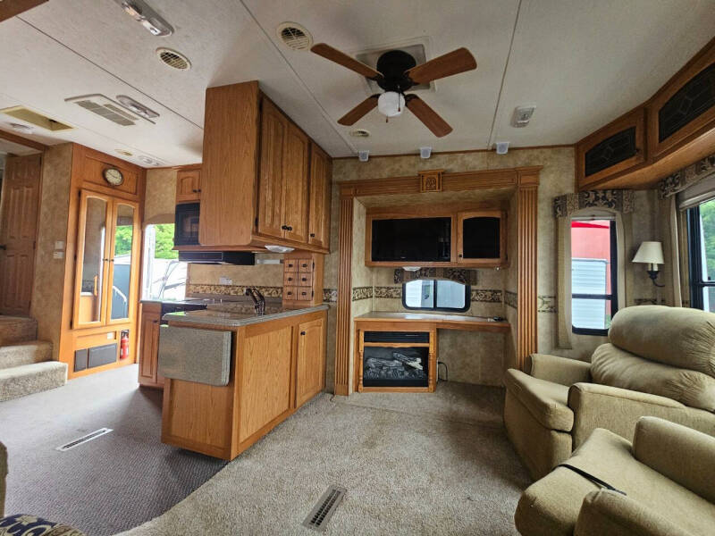 2008 Big Horn 5Th Wheel 3055RL