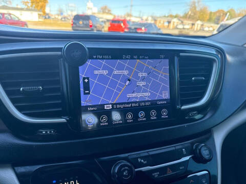 2017 Chrysler Pacifica Touring-L