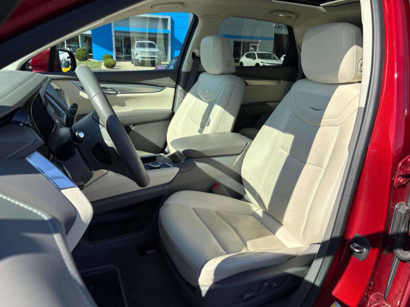 2022 Cadillac XT5 Premium Luxury