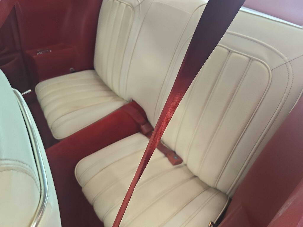 1976 Pontiac Trans Am 36