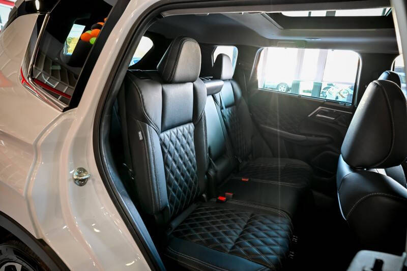 2023 Mitsubishi Outlander PHEV 40th Anniversary