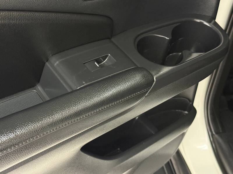 2019 Honda Pilot Touring w/Rear Captain's Chairs