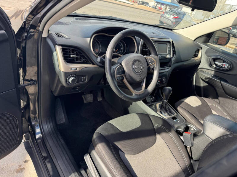 2015 Jeep Cherokee Sport