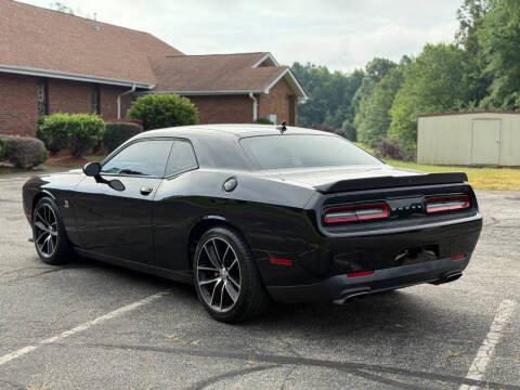 2016 Dodge Challenger 392 HEMI Scat Pack Shaker