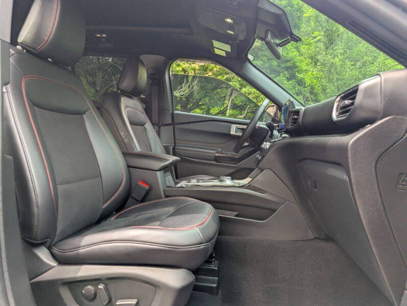 2024 Ford Explorer ST-Line