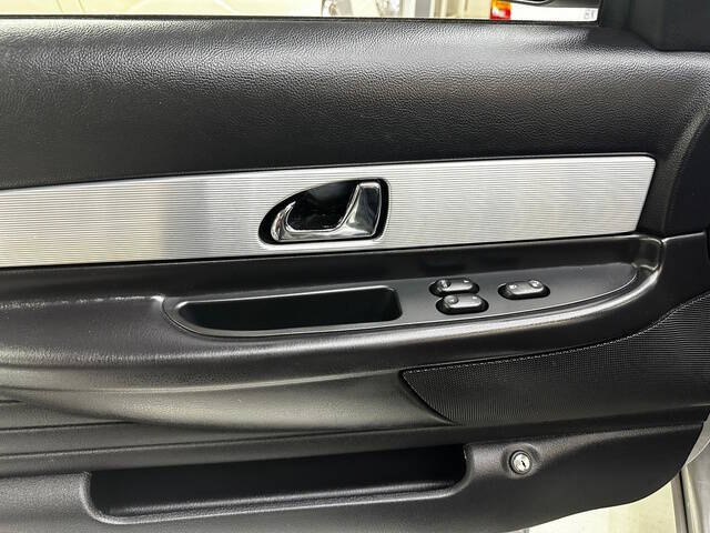 2004 Ford Thunderbird Deluxe
