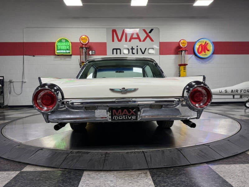 1962 Ford Thunderbird