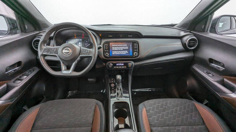 2024 Nissan Kicks SR