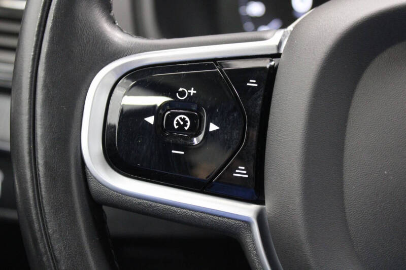 2020 Volvo XC90 T5 Momentum