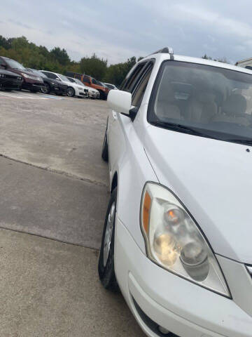 2007 Hyundai Entourage GLS