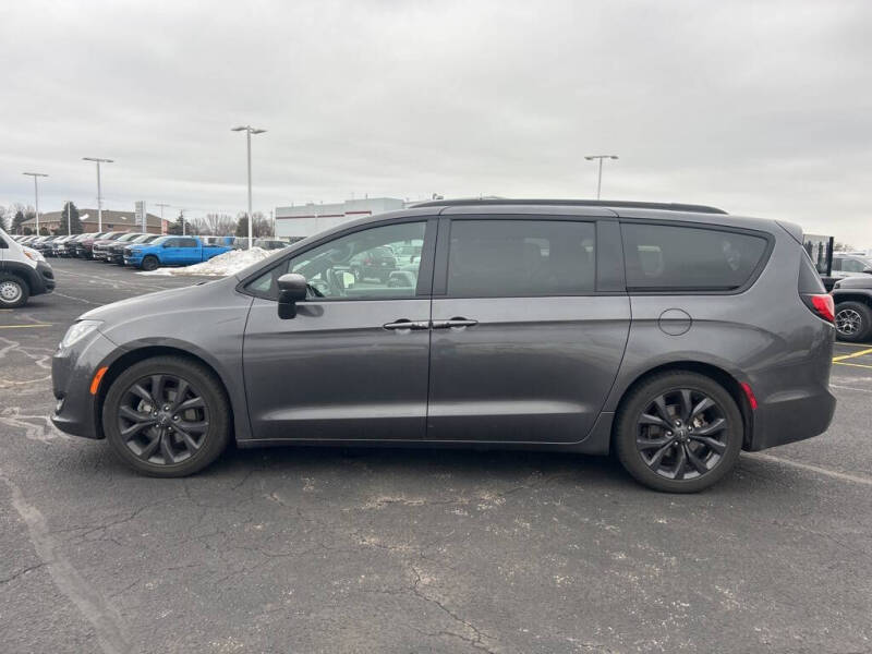 2020 Chrysler Pacifica Touring L